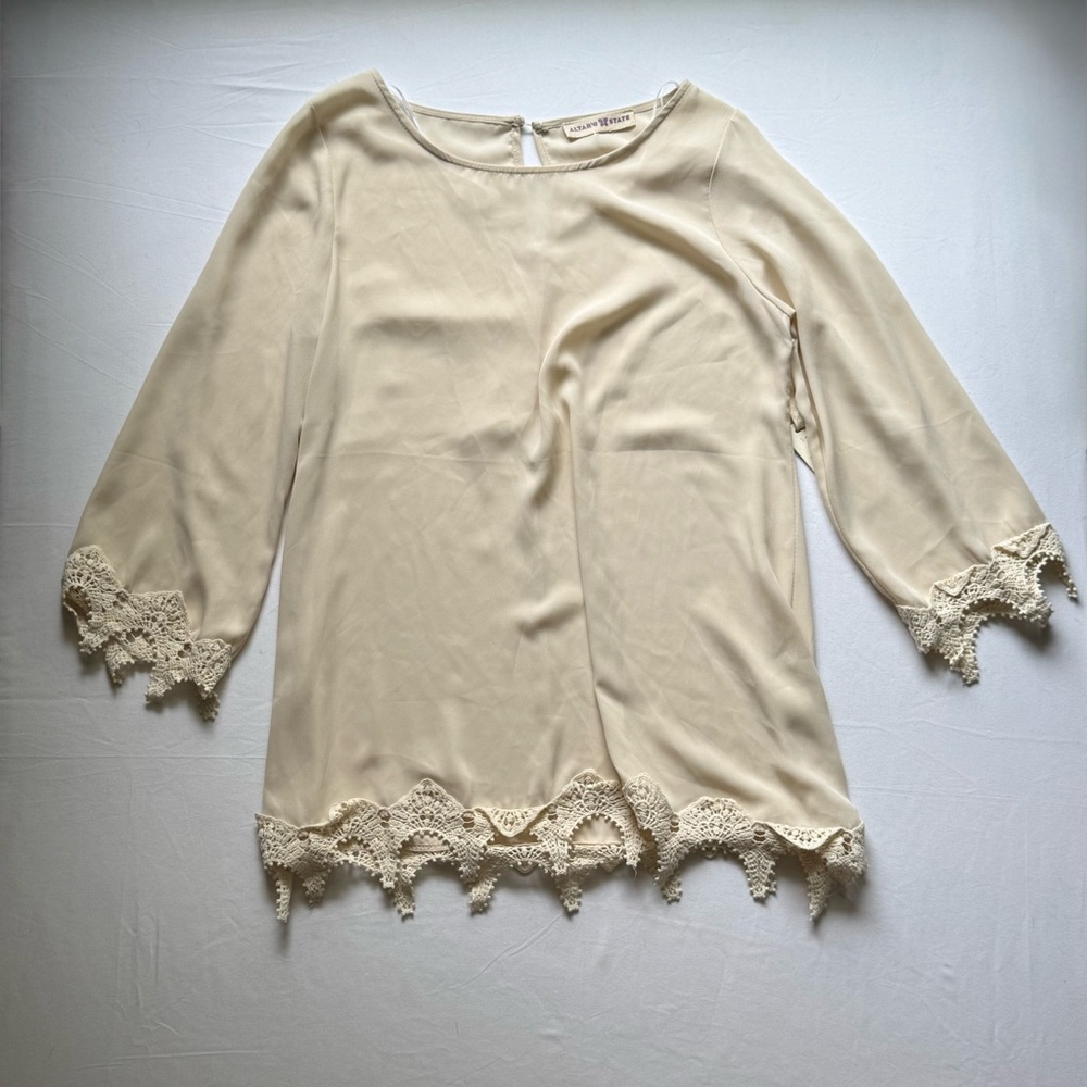 Altar'd State | Cream 3/4 Sleeve Lace‎ Trim Blouse, Women's M